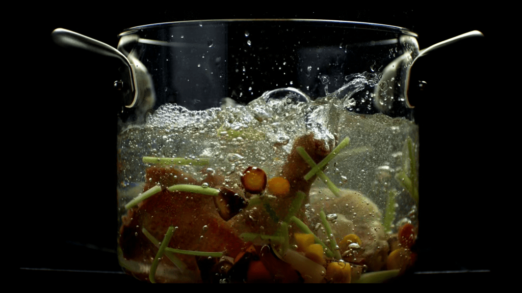 This image has an empty alt attribute; its file name is pollan.png